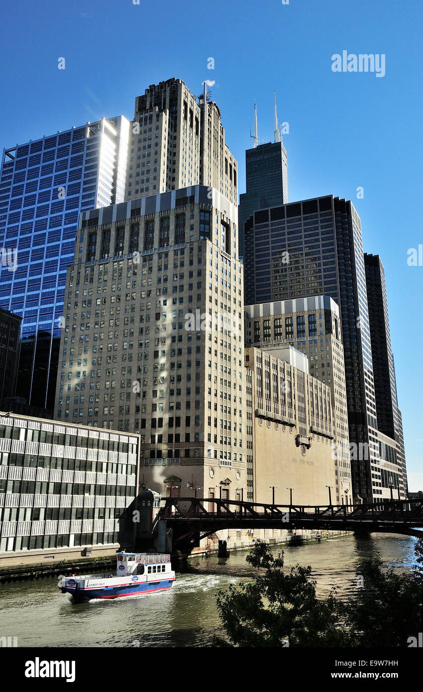 Chicago Lyric Opera House, le long de la rivière Chicago. Banque D'Images