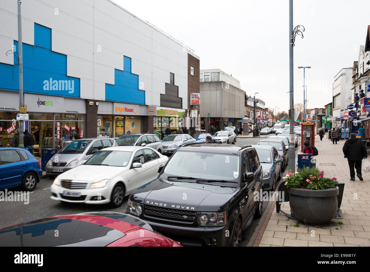 La vue le long d'une rue animée Erdington près de Birmingham. La zone est prévue pour le développement en 2015 Banque D'Images