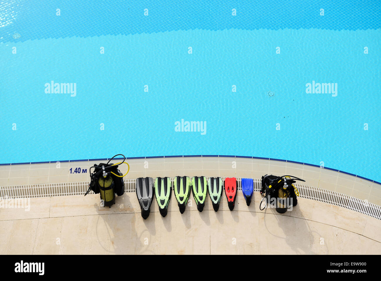 L'équipement de plongée près de la piscine de l'hôtel de luxe moderne, Antalya, Turquie Banque D'Images