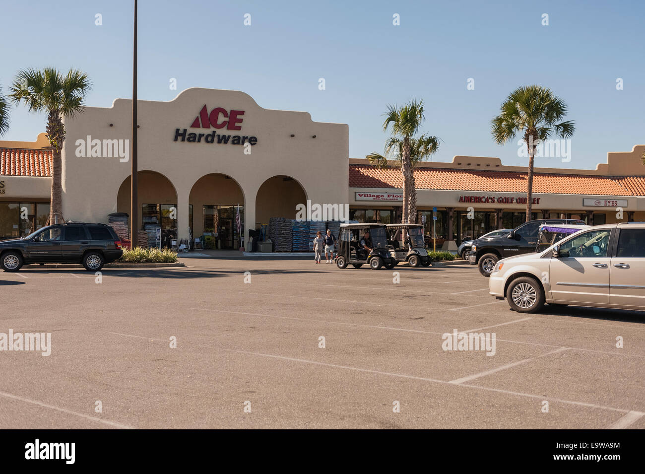 Ace Hardware situé dans la région de Lady Lake Floride USA Banque D'Images