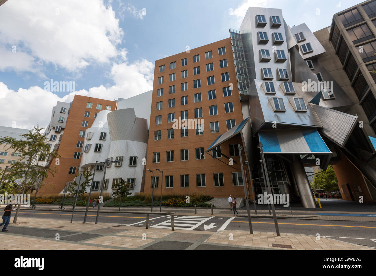 Le Ray et Maria Stata center ou d'un bâtiment 32, conçu par Frank Gehry, Cambridge, Massachusetts. Banque D'Images