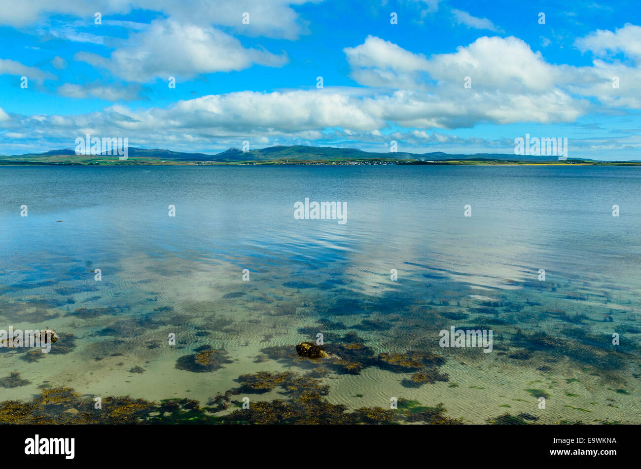 Voir sur le Loch Indaal vers Bowmore sur l'île d'Islay Ecosse Banque D'Images