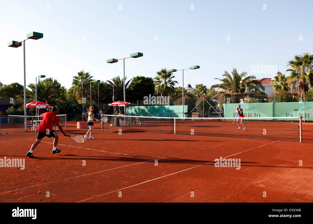 Les joueurs de tennis dans le complexe Premier Gueral à Belek, Antalya, Turquie. Banque D'Images