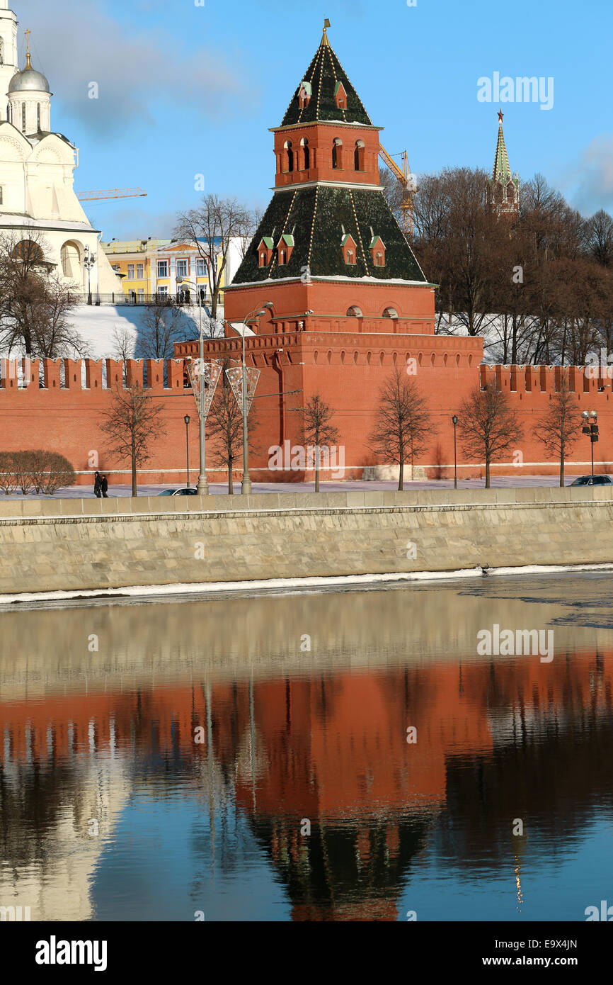 Kremlin de Moscou en hiver photographié sur un fond de la Moskova est couvert de glace Banque D'Images