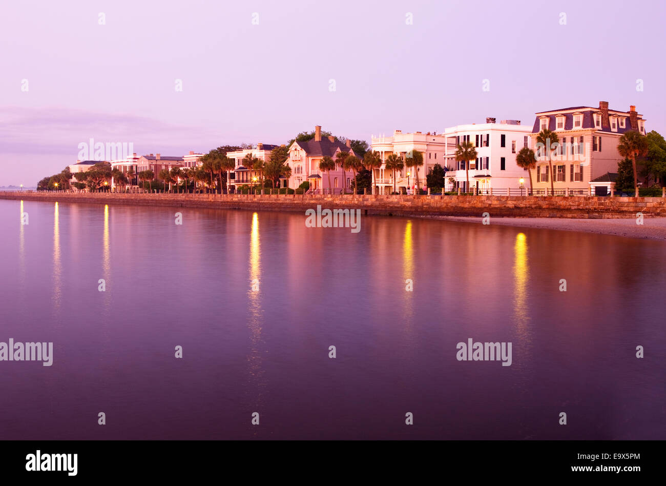 ANTEBELLUM HOMES LA BATTERIE CHARLESTON HARBOR CHARLESTON EN CAROLINE DU SUD USA Banque D'Images