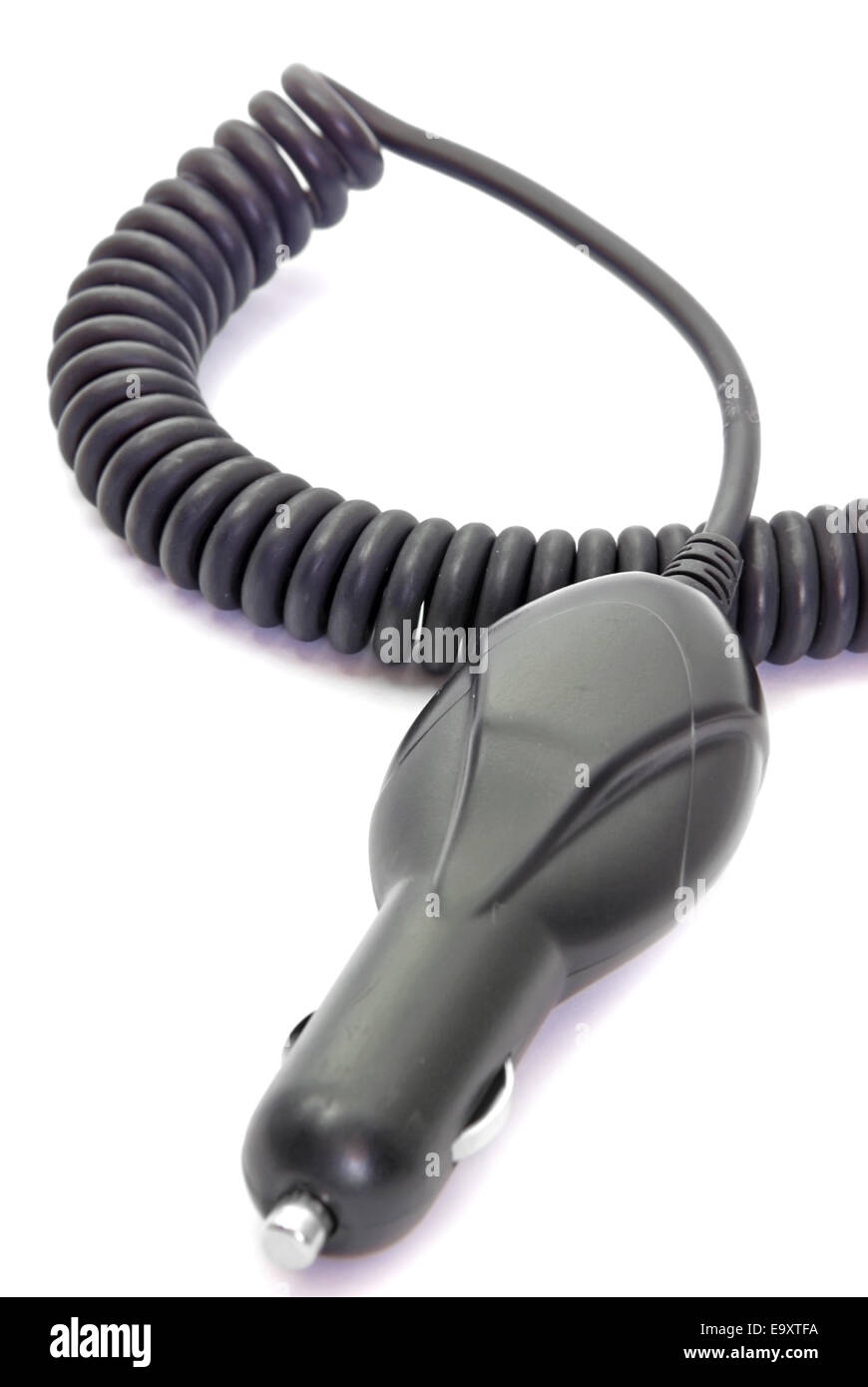 Chargeur auto noir sur fond blanc. Banque D'Images