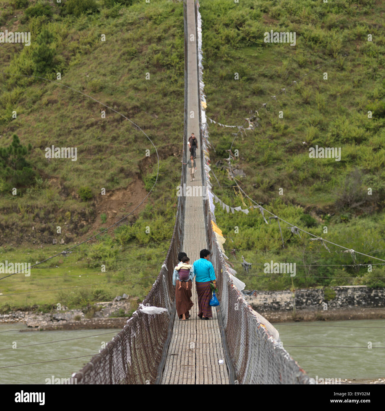 L'ensemble pont suspendu de la rivière de la Puna Tsang, district de Punakha, Bhoutan Banque D'Images
