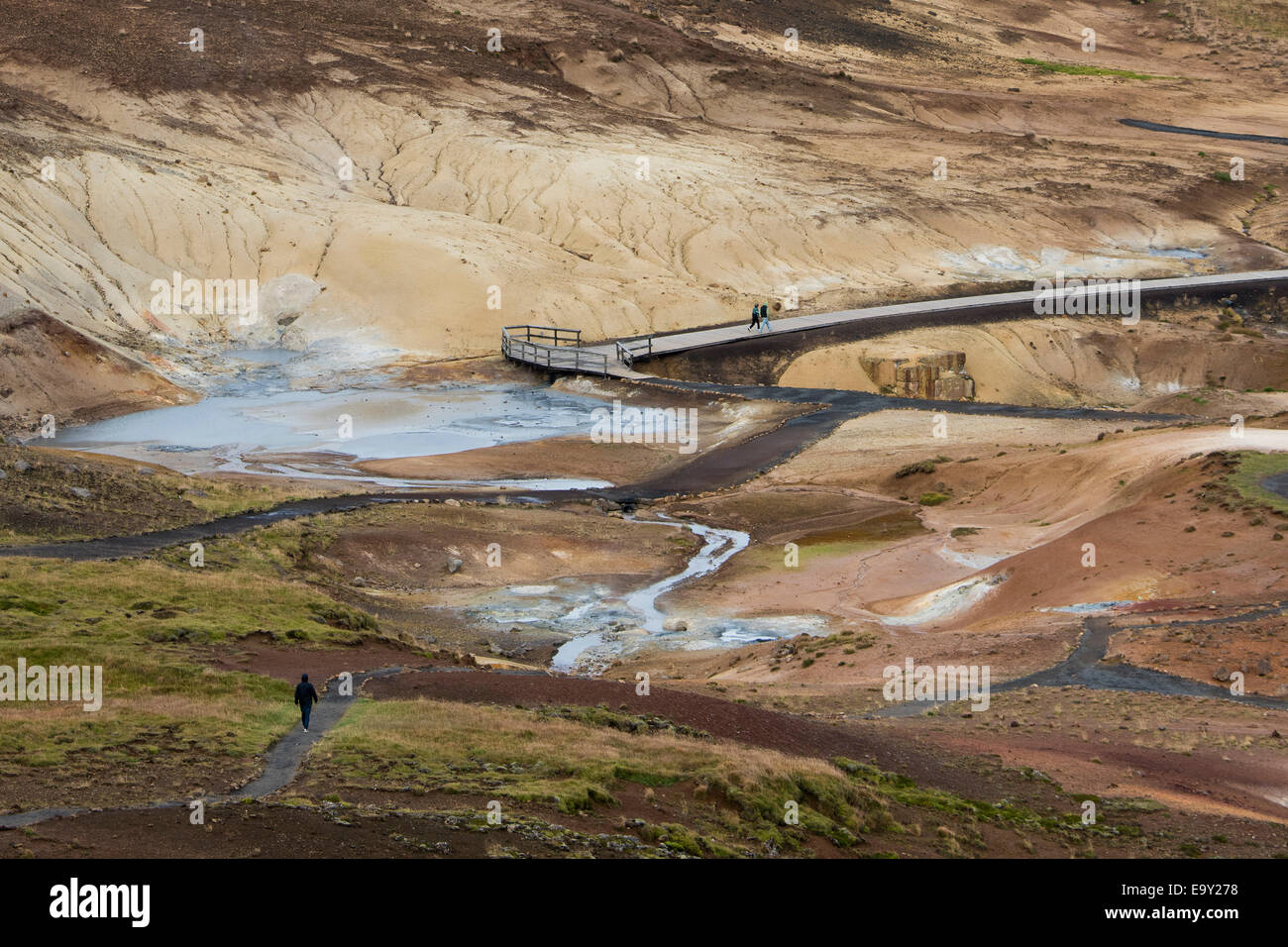 La boue des fosses, solfatare, gisements minéraux, zone géothermique près de Krýsuvík Seltún ou Krísuvík, Reykjanesskagi Banque D'Images