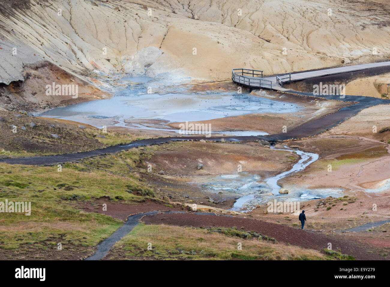 La boue des fosses, solfatare, gisements minéraux, zone géothermique près de Krýsuvík Seltún ou Krísuvík, Reykjanesskagi Banque D'Images