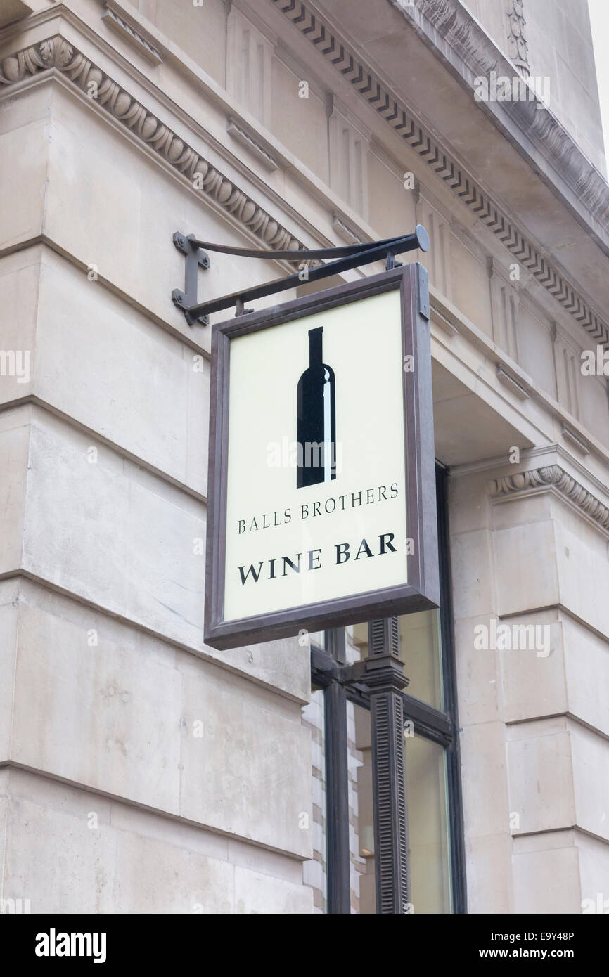 Balls Brothers Wine bar signe, Londres, Royaume-Uni Banque D'Images