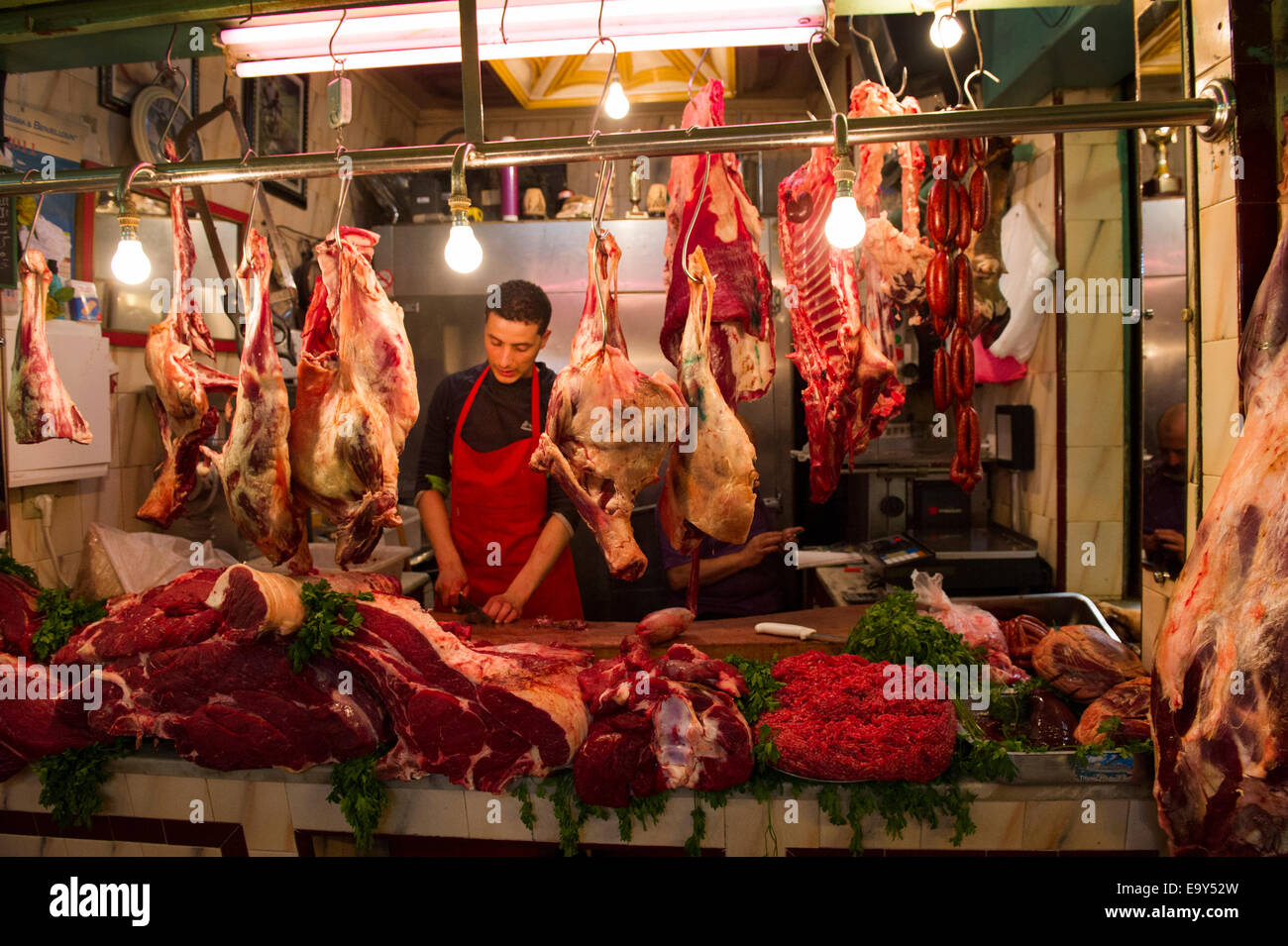 Boucher vendeur de viande Maroc Kasbah Banque D'Images
