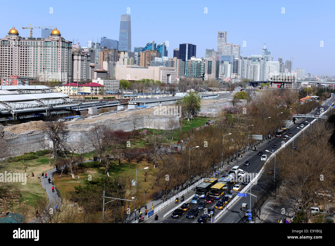 Donnant sur les murs de la ville Ming Beijing Ruins Park Banque D'Images