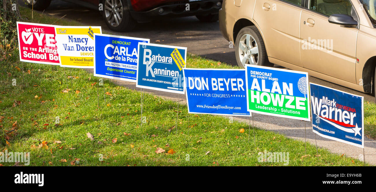 Arlington, Virginia, USA. 4 novembre, 2014. Les signes de la campagne démocrate, le vote le 4 novembre 2014. Centre communautaire du Village de Lyon, de la Cité parlementaire 16. Crédit : Rob Crandall/Alamy Live News Banque D'Images