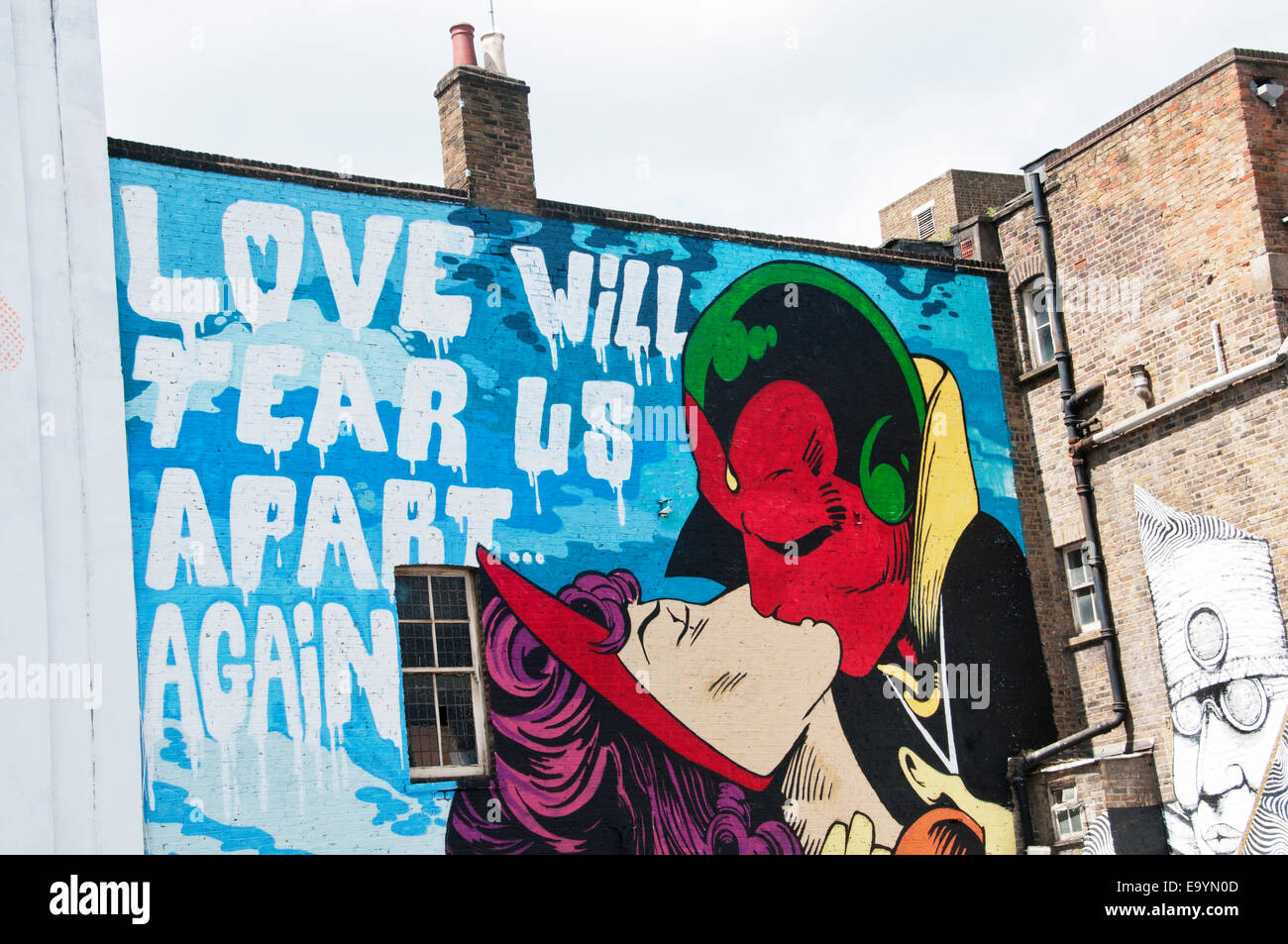 Leonard Street, Londres. Street Art avec slogan "Love will tear us apart again'. Banque D'Images