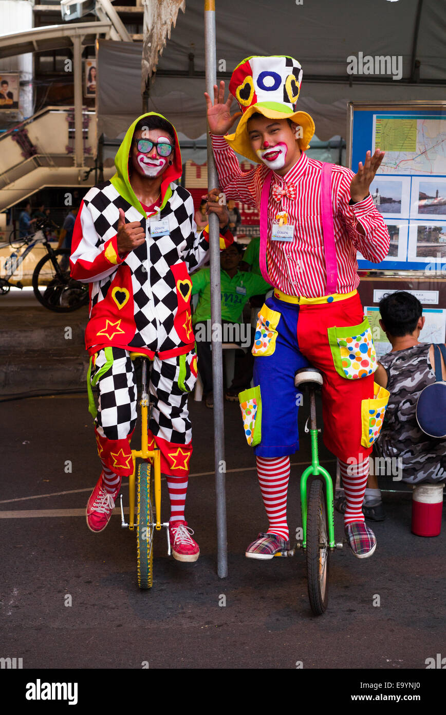 Au cours du spectacle "journée sans voiture" sur Silom Road, Bangkok, Thaïlande. Banque D'Images