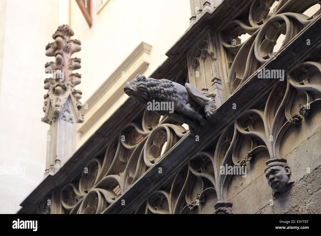 L'Espagne. La Catalogne. Barcelone. Gargolye sur le Palau de la Generalitat, par Pere Johan (1397-1458). De style gothique. Bishop street. Banque D'Images