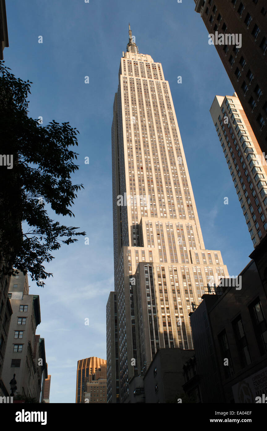 L'Empire State est le plus célèbre et bien-aimé Building à New York. Elle a été ouverte le 1er mai 1931 par le Président Hoover , qui agissent Banque D'Images