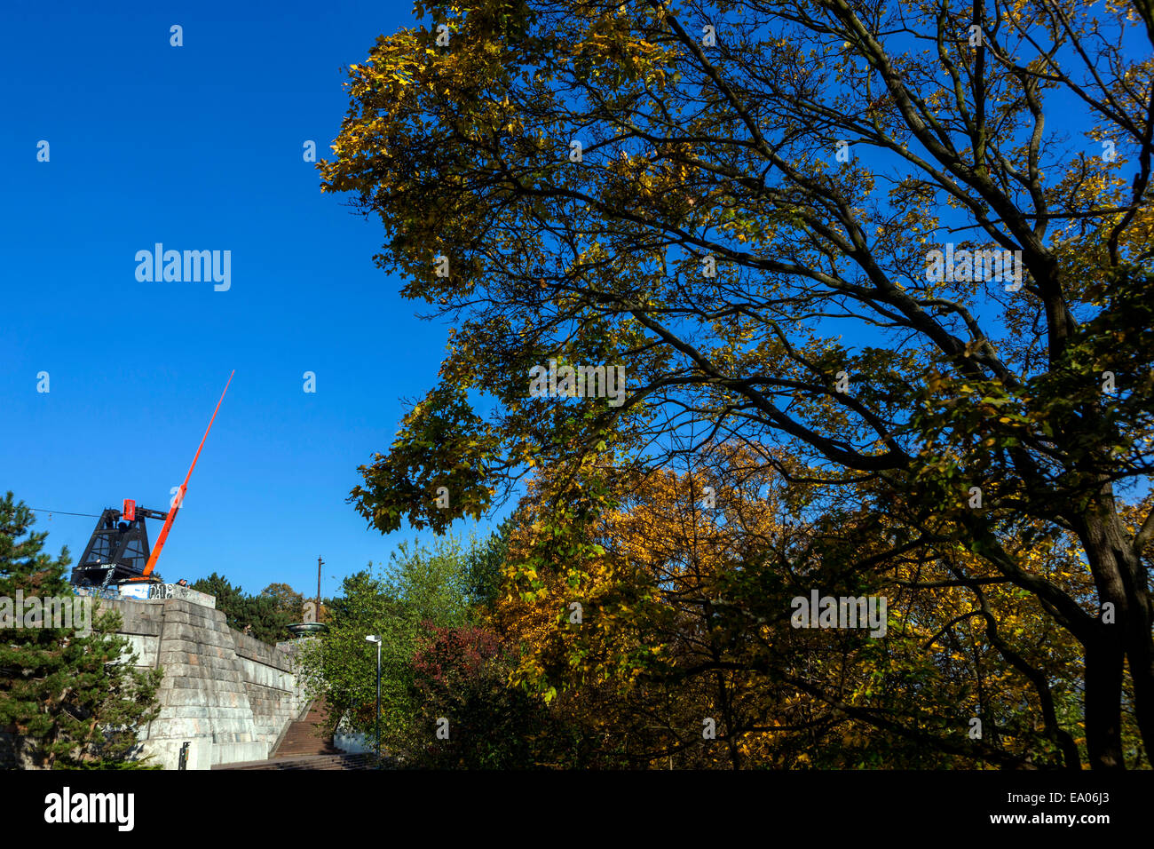 Métronome de Prague au parc de Letna sur l'ancien monument de Staline, point de repère de Prague Banque D'Images