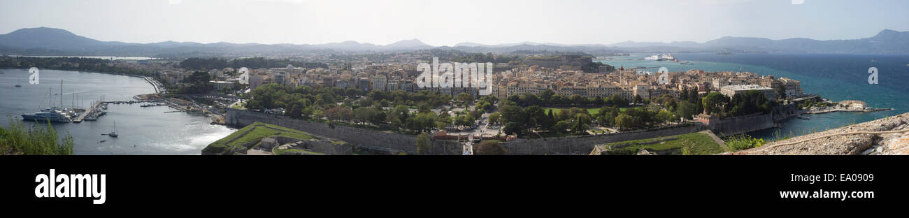 Panorama de la ville de Corfou à partir de l'ancienne forteresse Banque D'Images