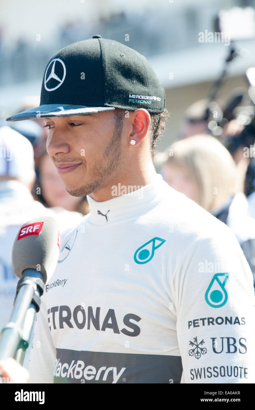 Lewis Hamilton, pilote pour la Mercedes AMG Petronas équipe de Formule 1, vu au circuit of the Americas, Austin, Texas. Banque D'Images