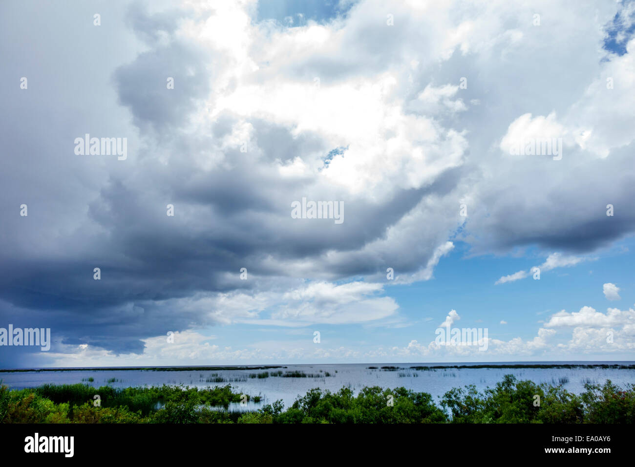 Florida Lake Okeechobee, eau, ciel, nuages, tempête, visiteurs voyage voyage tourisme touristique repère culture culturelle, groupe de vacances peopl Banque D'Images
