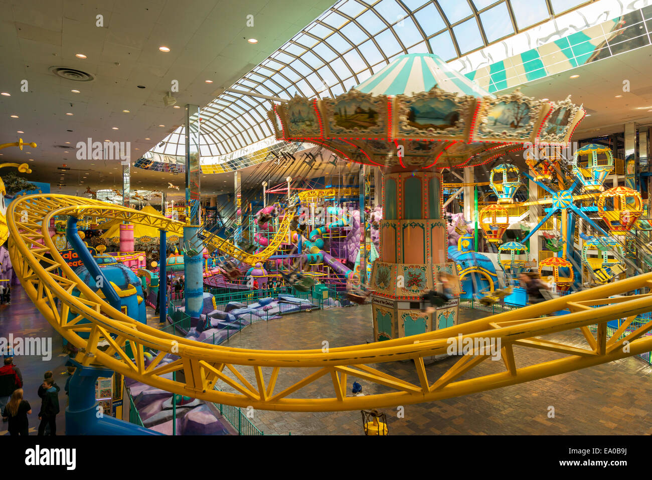 Mall Roller Coaster Banque D Image Et Photos Alamy