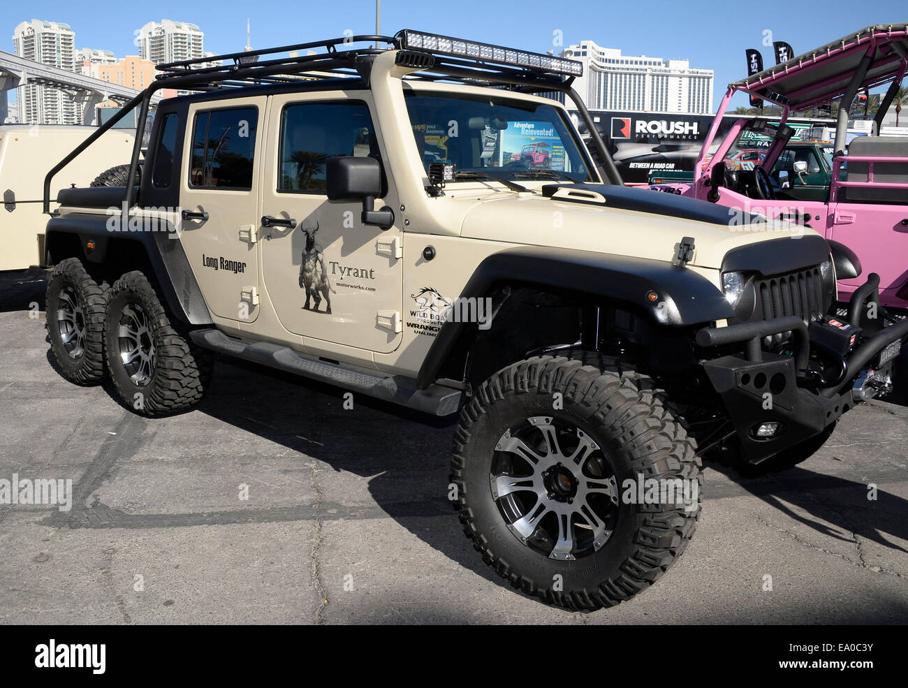 Las Vegas, Nevada, USA. 4 novembre, 2014. Le Long Ranger 4x6 Jeep sur l'affichage pendant la première journée de la SEMA Show 2014 à Las Vegas.Photo par Gene Blevins/LA DAILY NEWS/ZumaPress Crédit : Gene Blevins/ZUMA/Alamy Fil Live News Banque D'Images