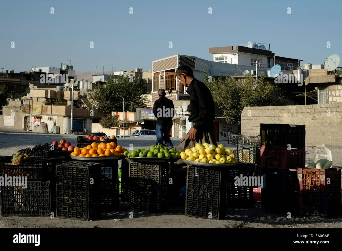 Fruits à vendre dans la rue à Souleimaniyeh, également appelé aussi Slemani, une ville dans le Kurdistan irakien dans le nord-est de l'Iraq Banque D'Images