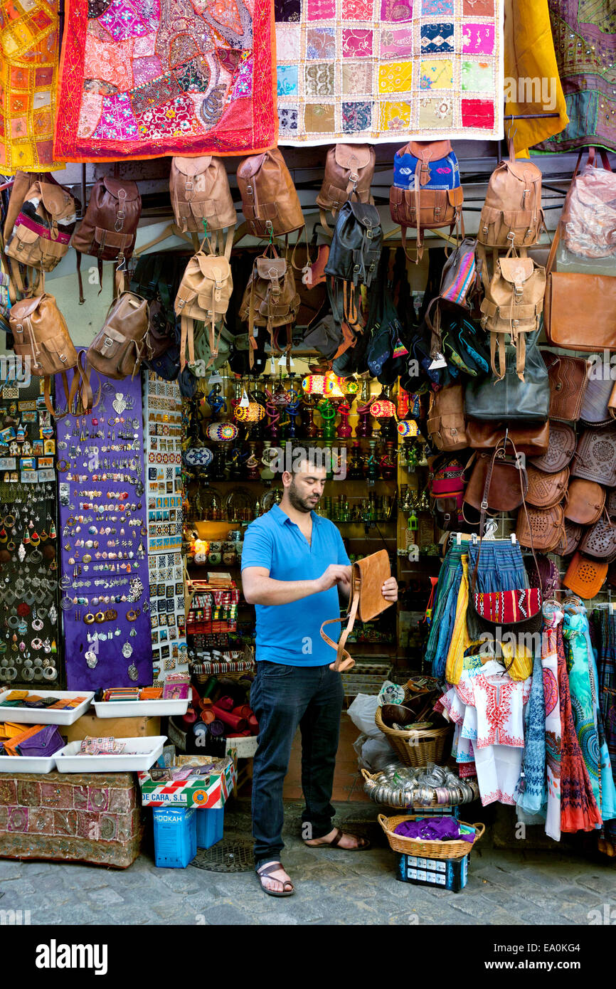 Boutique / Souk, Calle Calderería Nueva, l'Albaicin, Grenade, Andalousie, Espagne Banque D'Images