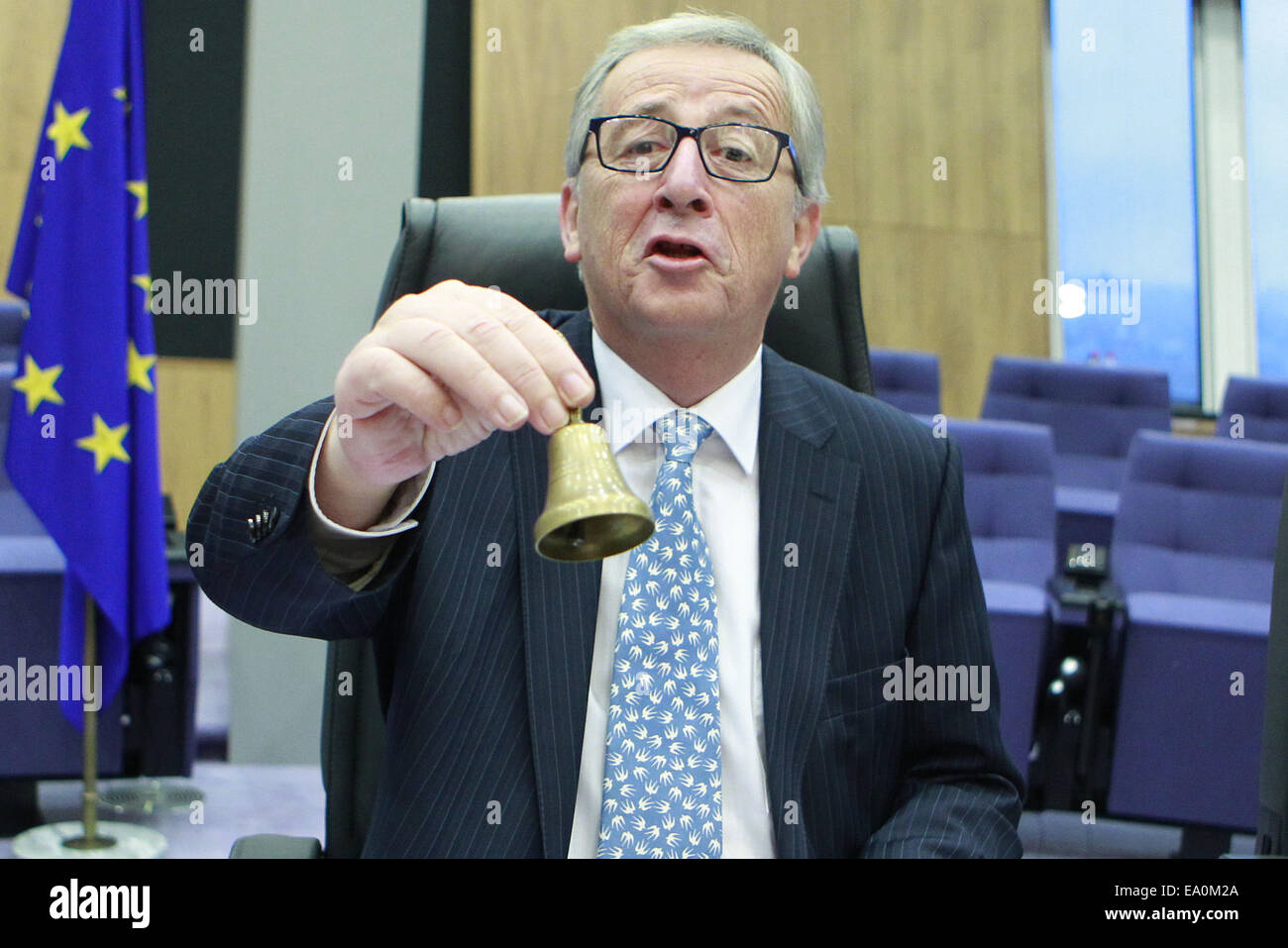 Bruxelles, Belgique. 5Th Nov, 2014. Le nouveau président de la Commission européenne, Jean-Claude Juncker préside la première réunion officielle de l'organe exécutif de l'UE au siège de l'UE à Bruxelles de Belgique, novembre5, 2014. Credit : Ye Pingfan/Xinhua/Alamy Live News Banque D'Images