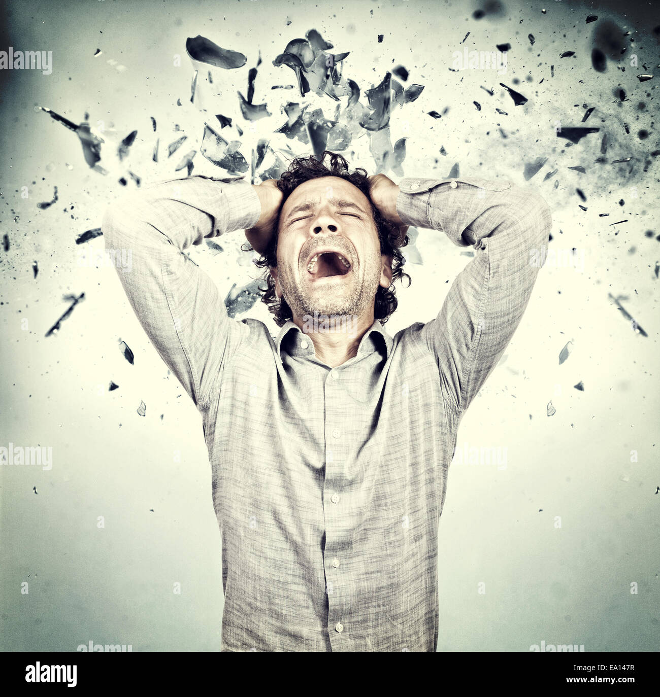 A souligné l'homme et contexte explosion Banque D'Images