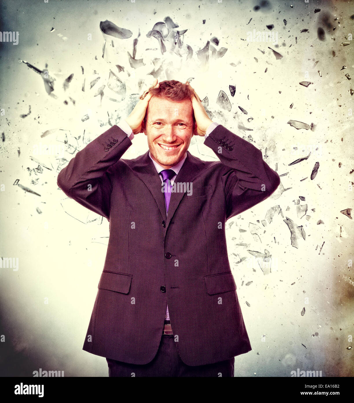 A souligné l'homme et contexte explosion Banque D'Images