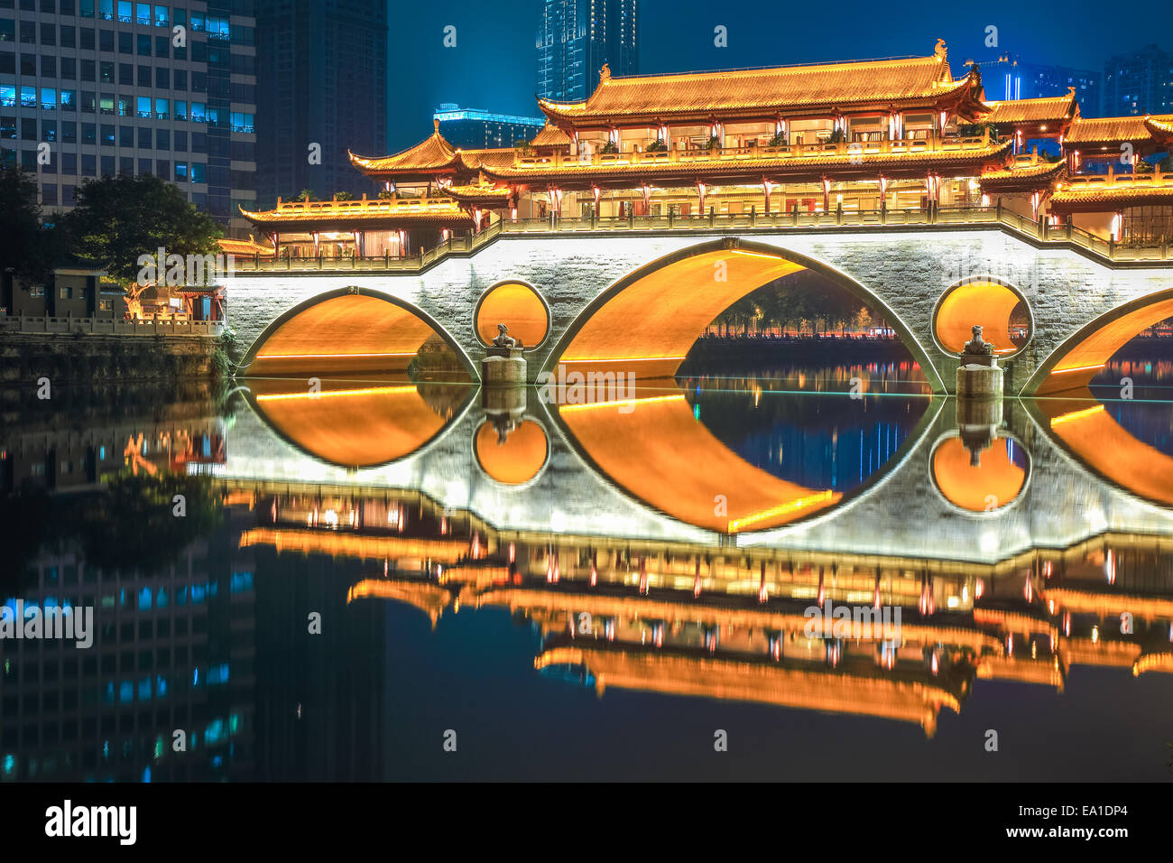 Chengdu vieux pont de nuit Banque D'Images