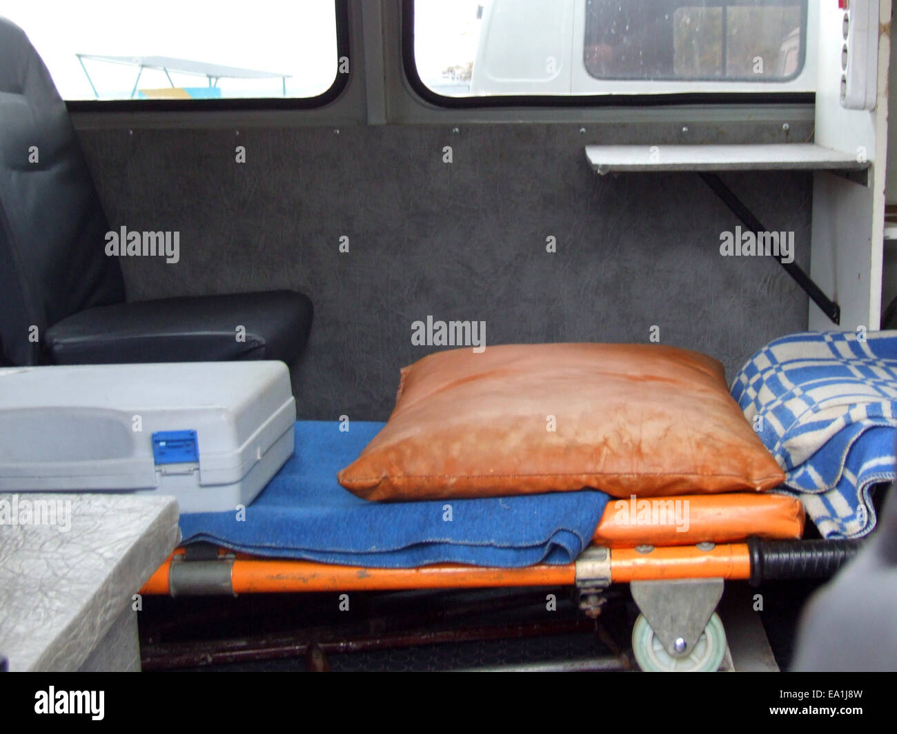 Vue de l'intérieur de l'ambulance utilisé Banque D'Images
