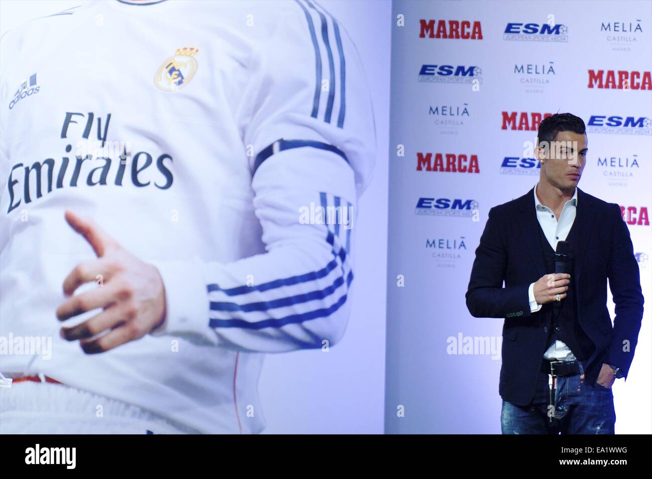 Madrid, Espagne. 5Th Nov, 2014. Le Portugais Cristiano Ronaldo, joueur du Real Madrid reçoit la chaussure d'Or 2013-2014 au Hotel Melia Castilla le 5 novembre 2014 à Madrid Crédit : Jack Abuin/ZUMA/Alamy Fil Live News Banque D'Images