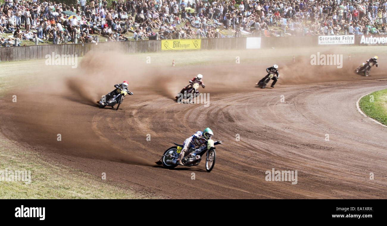 Dirt track racing ADAC 112E Banque D'Images