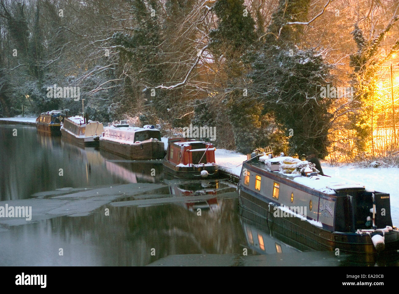 Grand Union Canal à Berkhamsted en hiver Banque D'Images