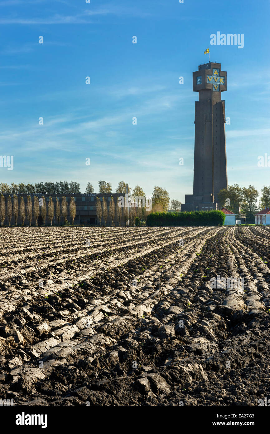 Terre labourée fronts plus grand monument commémoratif de la Première Guerre mondiale en Belgique. Banque D'Images