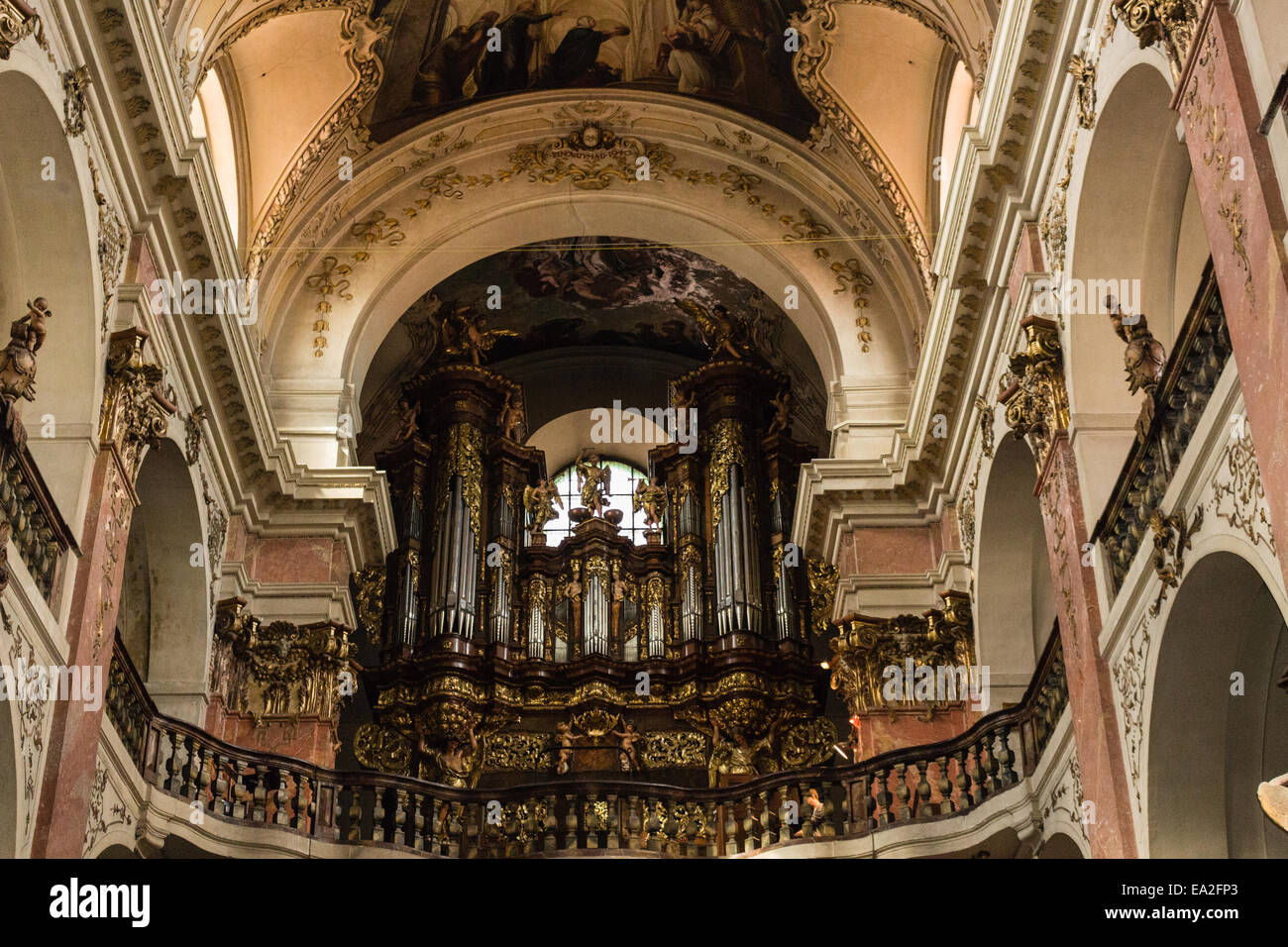 Basilique saint james prague Banque de photographies et d’images à
