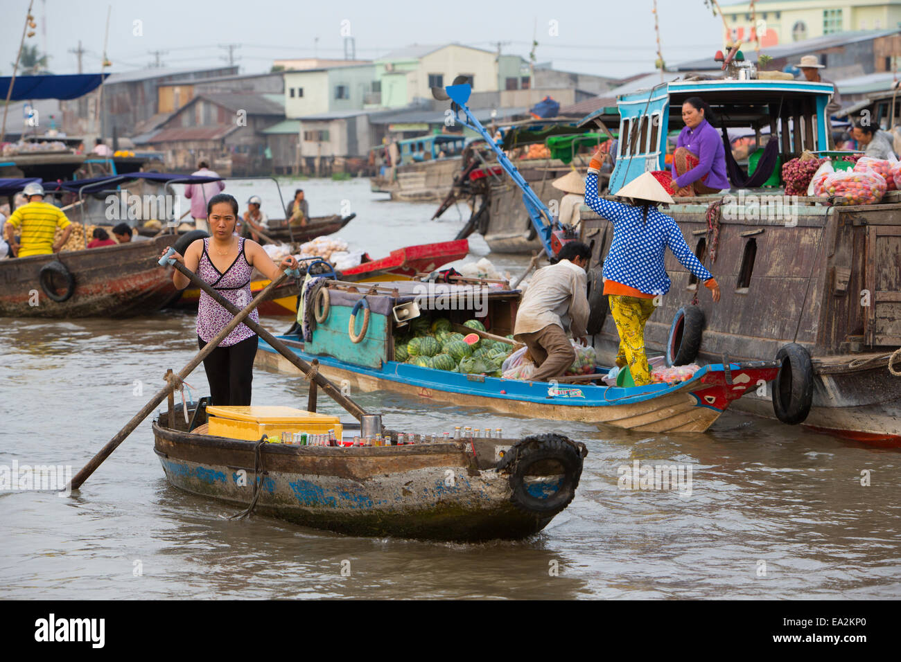 Marché flottant sur le Mékong Vietnam, scène Banque D'Images