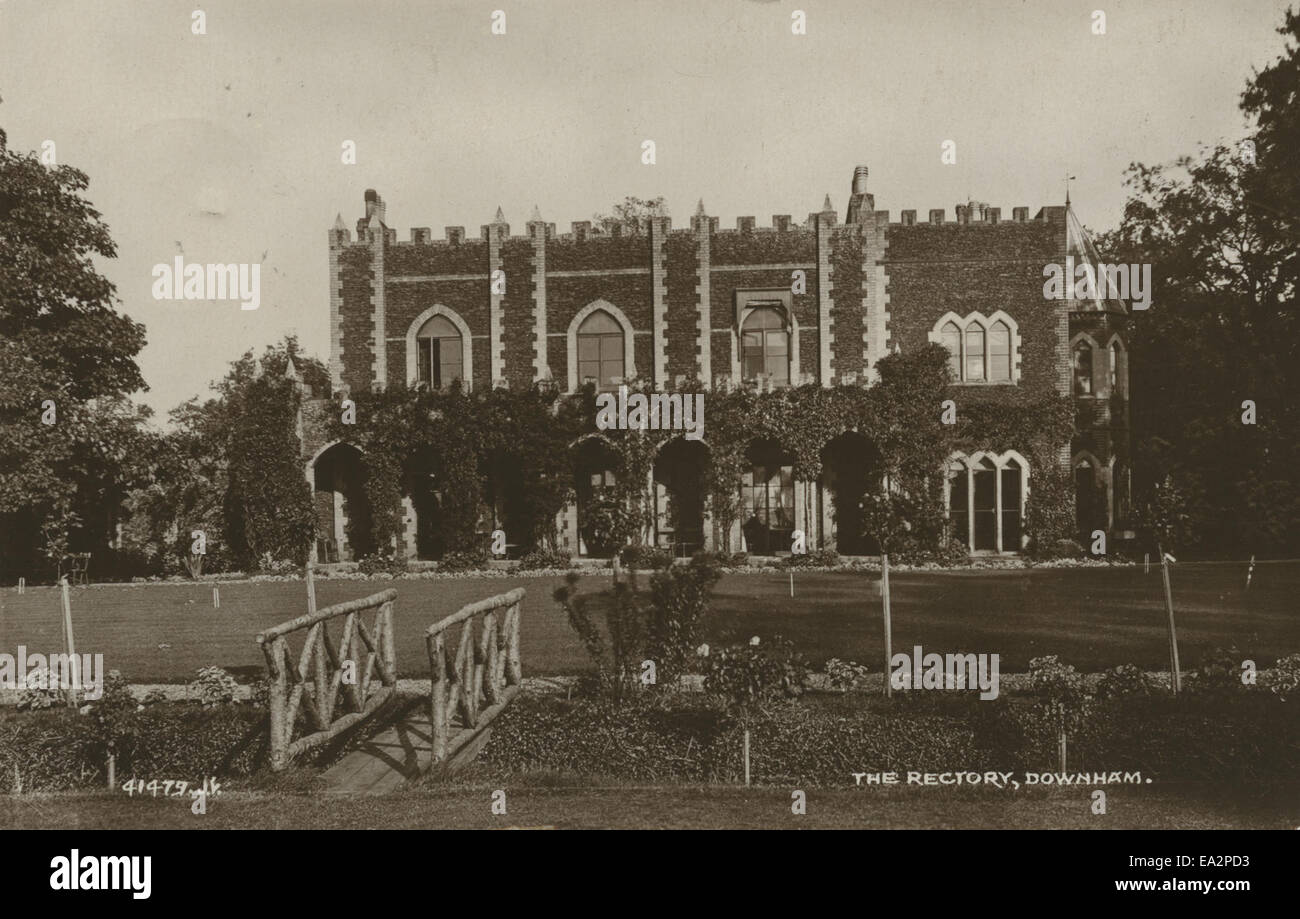 'Le Rectory' est une œuvre d'art ou une photographie qui présente un bâtiment de presbytère, généralement associé à la résidence d'un membre du clergé. La représentation met en évidence l'architecture et l'importance historique de ces bâtiments au sein des communautés religieuses, en particulier dans les zones rurales. Banque D'Images