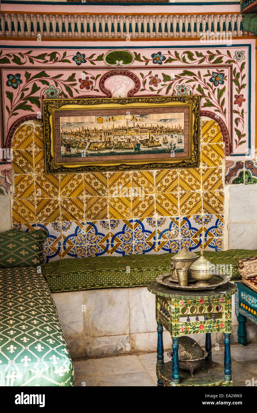 Une chambre dans le Musée Dar Essid à Sousse, Tunisie. Banque D'Images