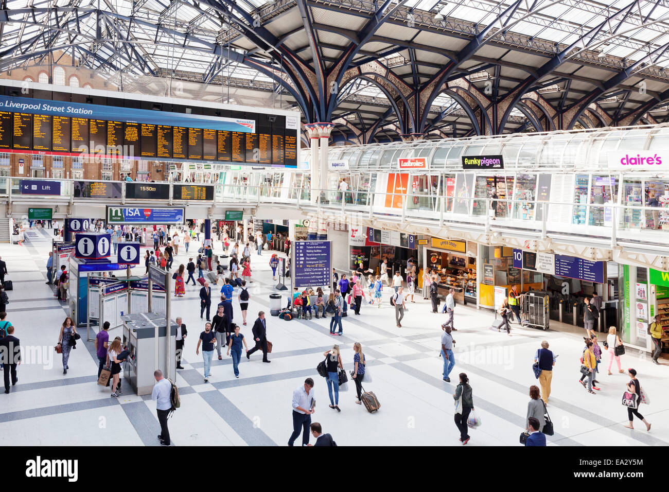 La gare de Liverpool Street, Londres, Angleterre, Royaume-Uni, Europe Banque D'Images