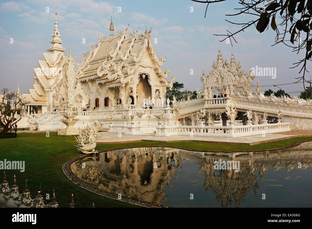 Le Temple blanc Wat Rong Khun (), Ban Rong Khun, Chiang Mai, Thaïlande, Asie du Sud-Est, Asie Banque D'Images