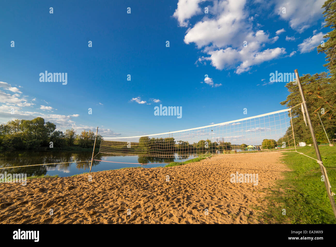 Filet de volley-ball, la plage de la rivière Moskva, dans la région de Moscou, Russie Banque D'Images
