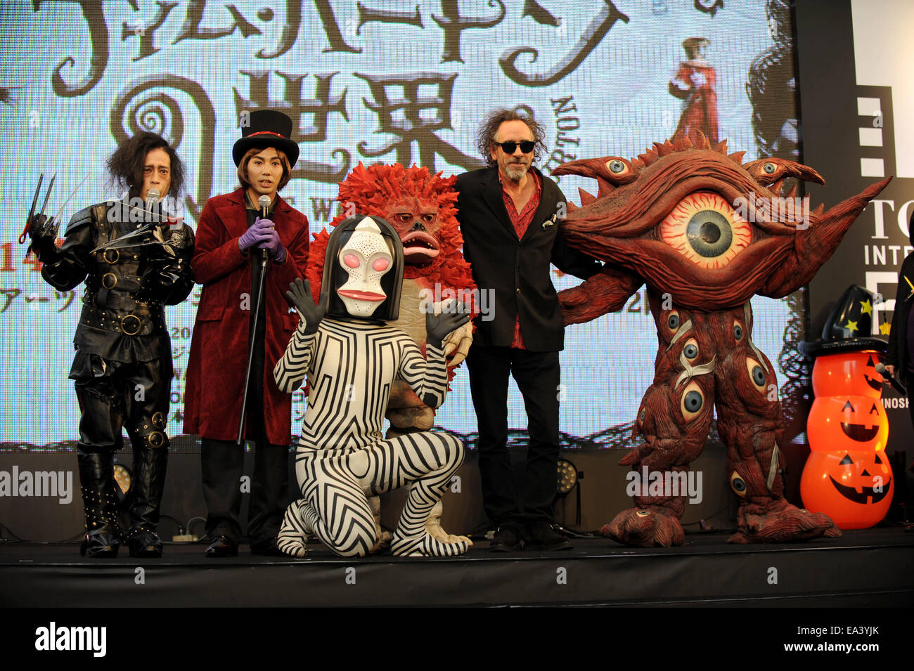 Tim Burton assiste à la cérémonie d'ouverture pour "Le Monde de Tim Burton' exposition à Roppongi Hills, Tokyo au Japon Oct.31 2014. Banque D'Images