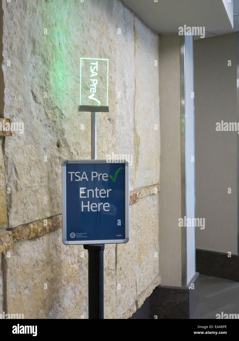 Contrôle de sécurité de la TSA, ligne préapprouvée, USA Banque D'Images