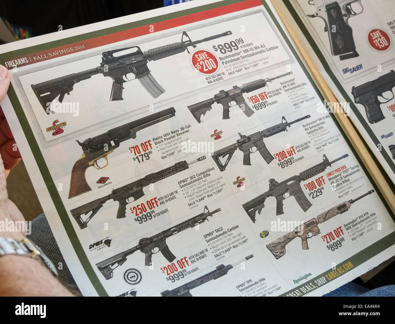 Cabela's Sporting Goods Store annonce Journal d'armes à feu, Montana, USA Banque D'Images