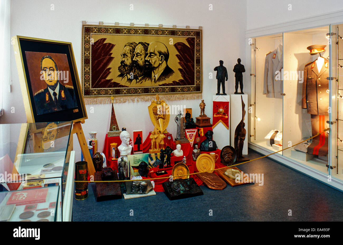 Objets de dévotion, Musée de la Stasi, Berlin Banque D'Images