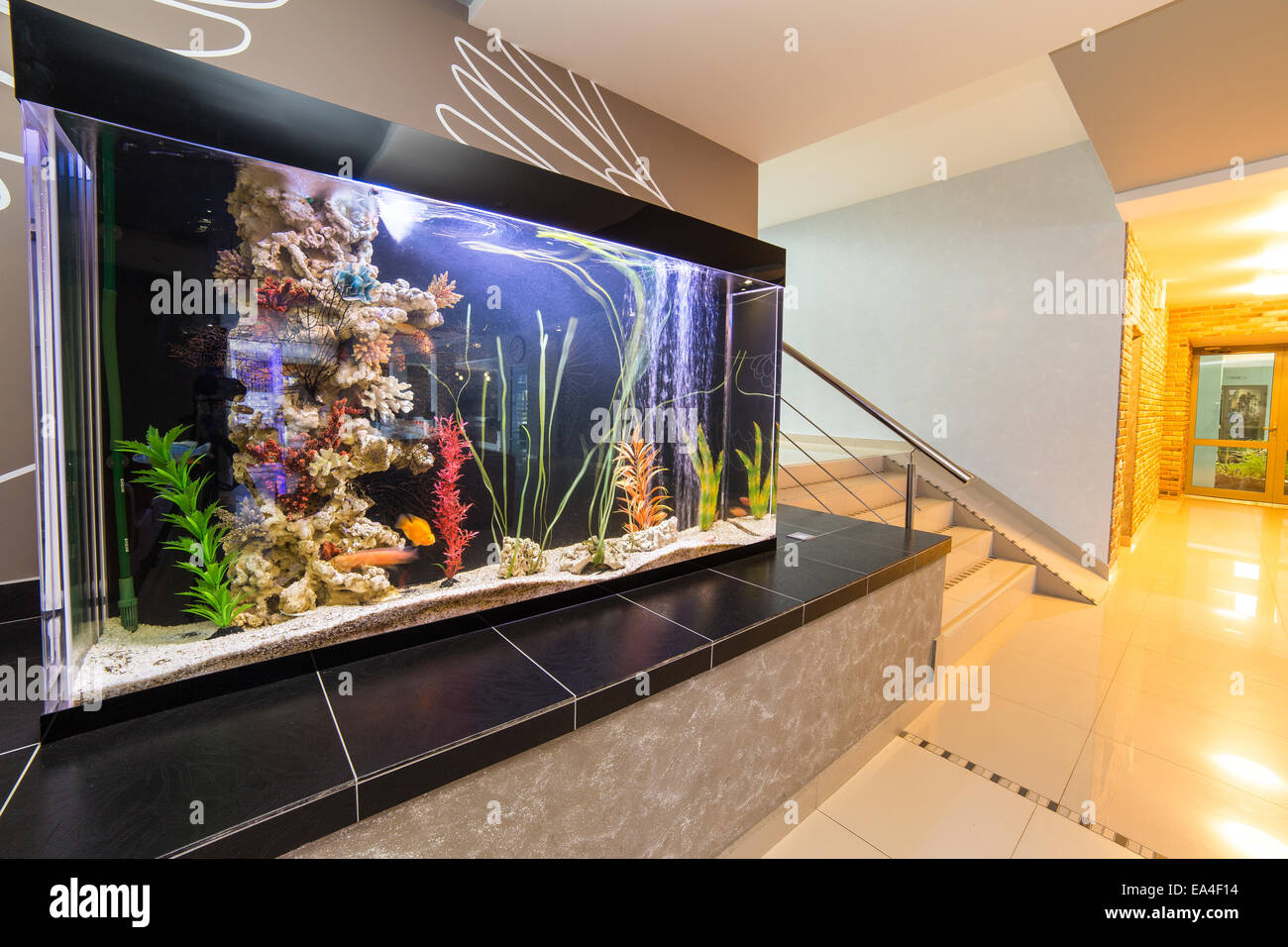 Prix interior design avec aquarium Banque D'Images